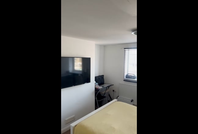 Double Room/ Elephant and Castle  Main Photo