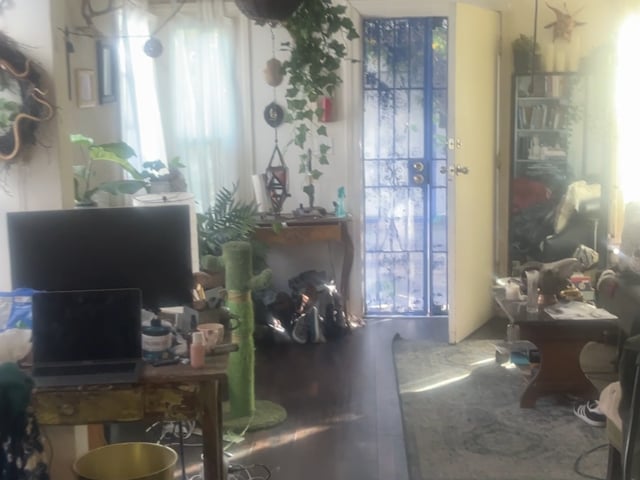 Private bedroom for rent in heart of Echo Park Main Photo