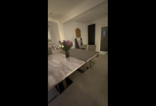 A Nice Double Room in a Family Home Main Photo