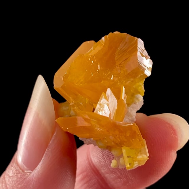 Wulfenite with Mimetite on Baryte