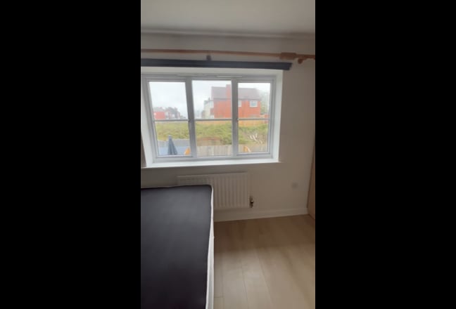 1 Double bedroom available Main Photo