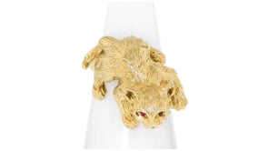 C. 1980 Vintage 18kt Yellow Gold Cat Ring with Ruby Accents