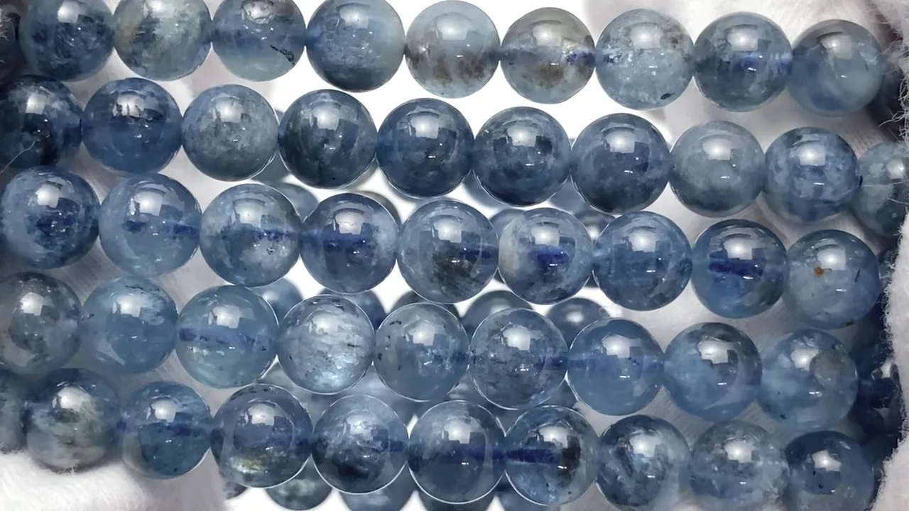 動画】ブラックアクアマリンAA+ ラウンド6mm 1連(ブレス) - 天然石
