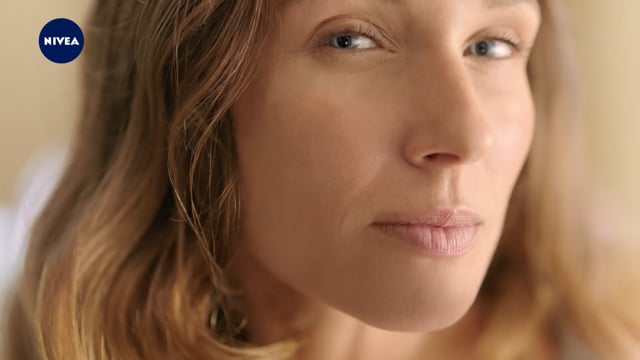 deVine Voices Swiss French with Native German accent Female Voiceover TV Commercial