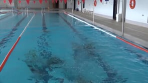 Els usuaris de la piscina hauran de dutxar-se al pavelló