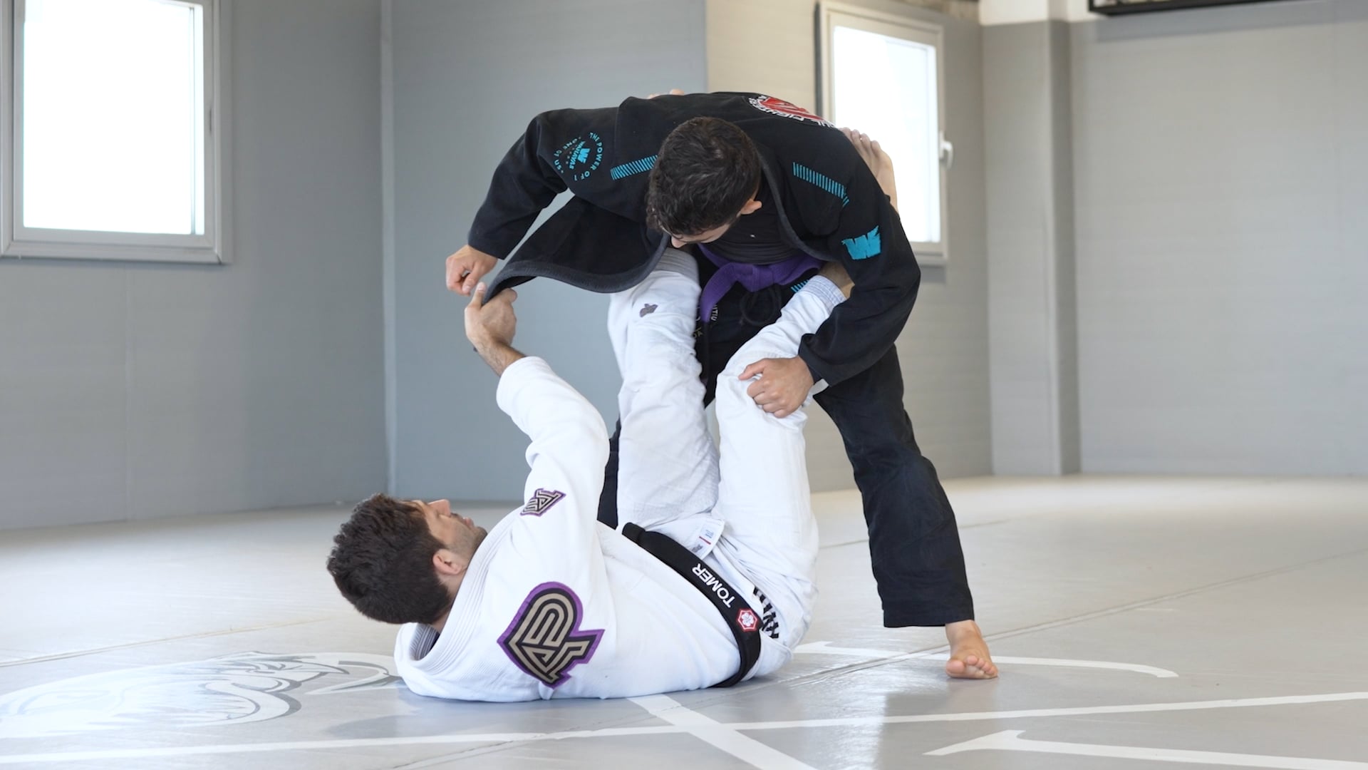 Squid guard Omoplata sweep (2)