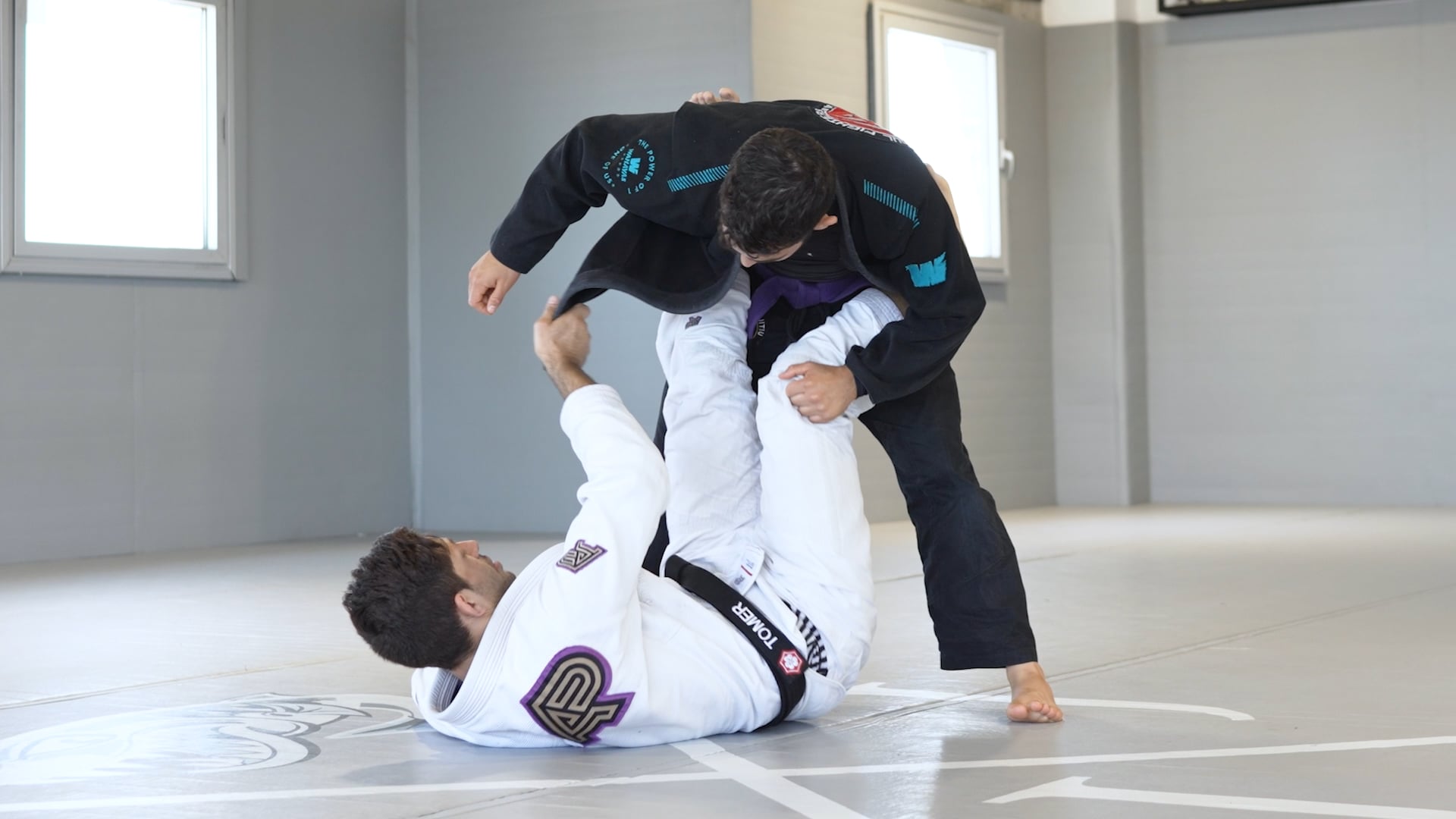 Squid guard Omoplata sweep