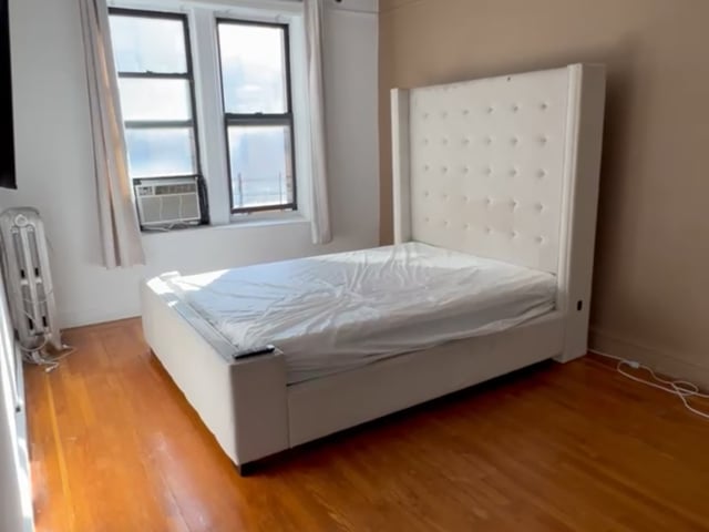 Video 1: Blank canvas room available, decorate it as you please 