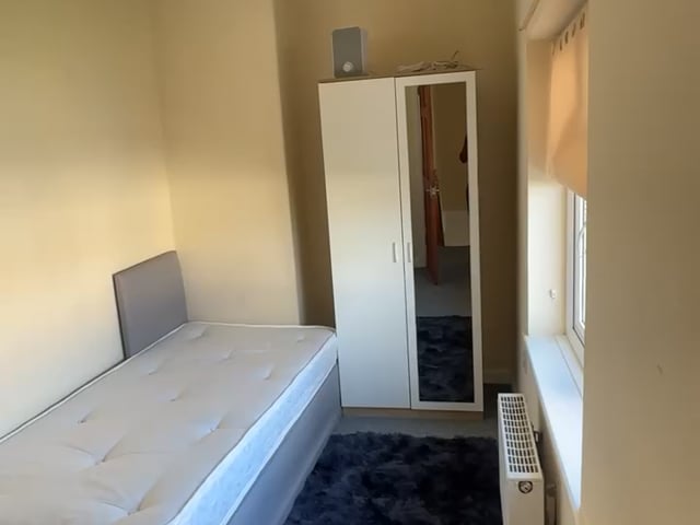 Small single room Main Photo