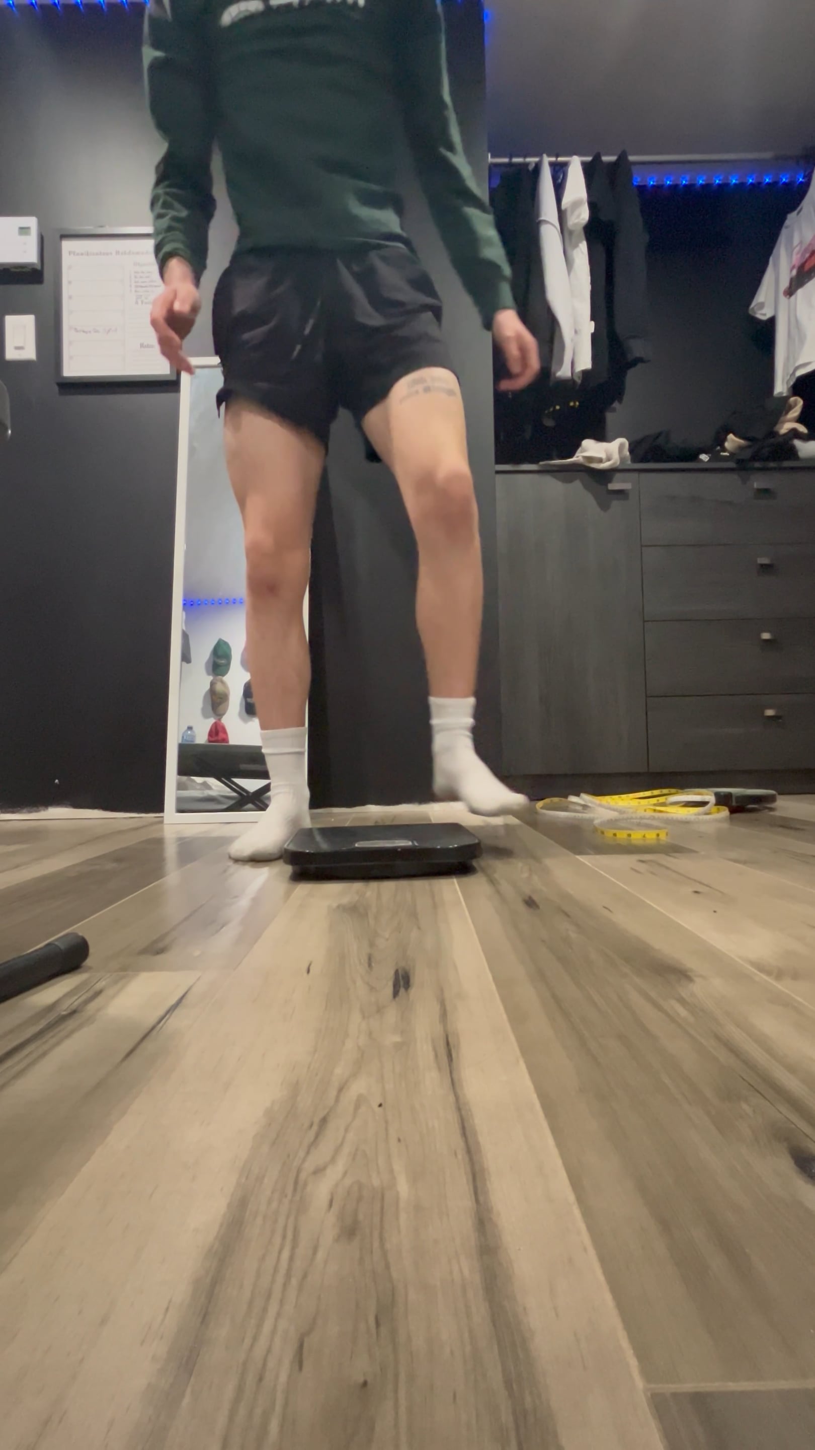 Watch kyllian gimenez's Weight: 162 pounds