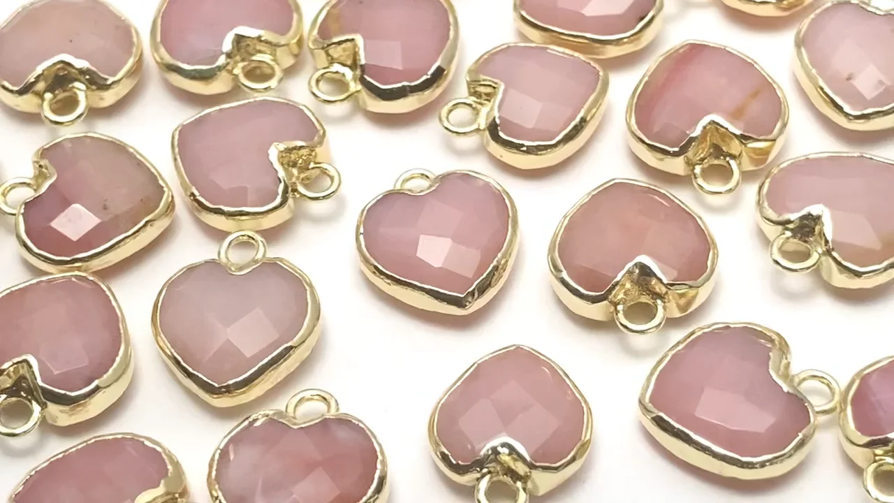 動画】ピンクオパール ハートカット チャーム ゴールドカラー 3
