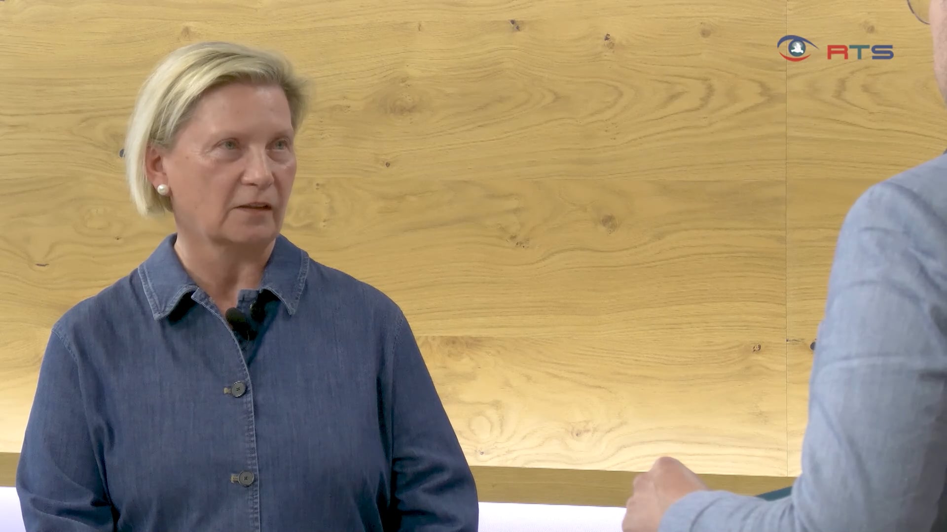 gisela-pschenitschnig-vom-gut-aiderbichl-im-talk