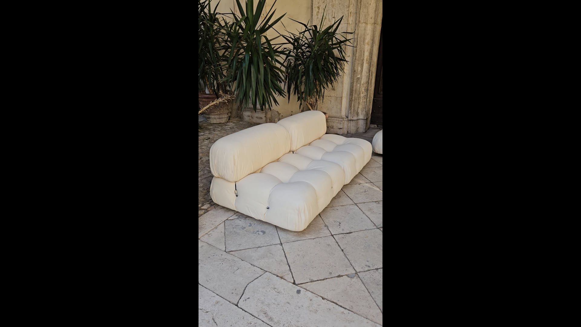 1966 B&B Italia Camaleonda Sofa by Mario Bellini. Four Piece Cream