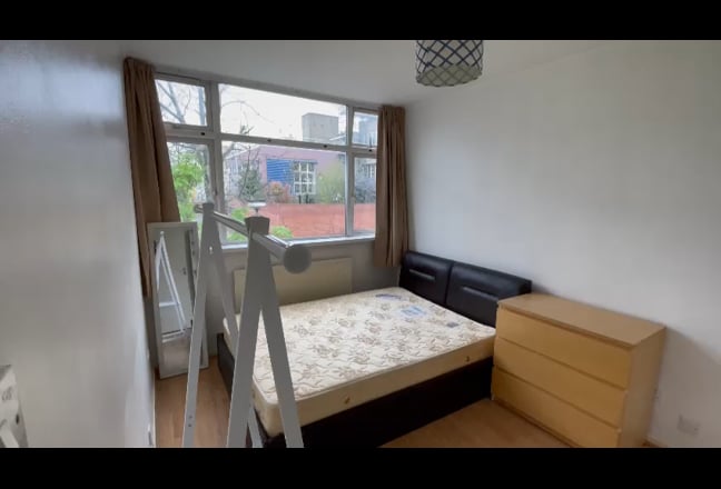 Large double room  Main Photo