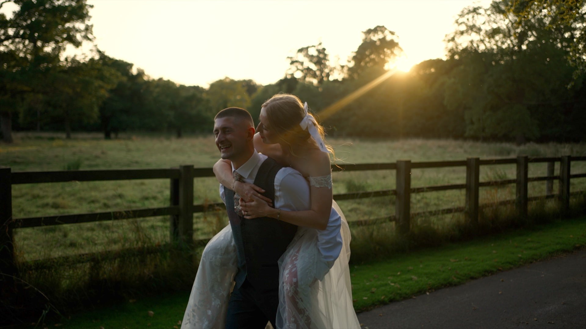 Emily & Jonnie - Everingham Park