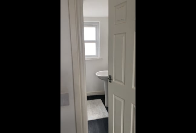 Double bedroom ensuite Main Photo