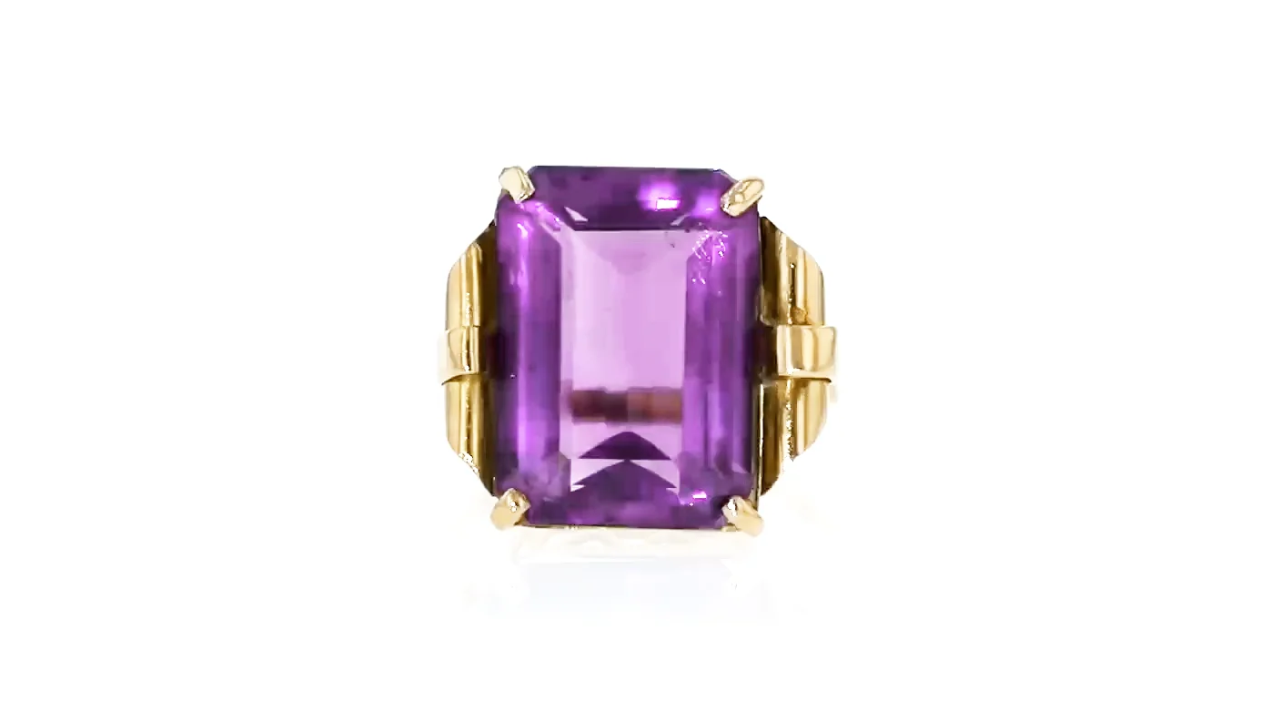 C. 1950 Vintage 15.00 Carat Amethyst Ring in 18kt Yellow Gold