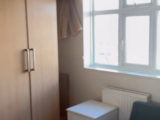 Spacious double room in a flat share Main Photo