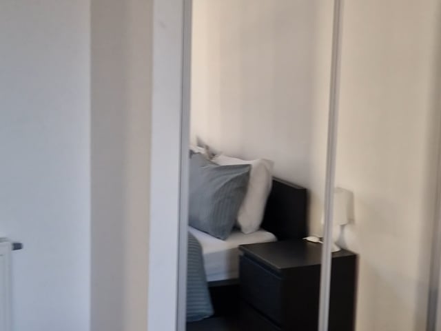 Large, bright, modern en-suite double room Main Photo