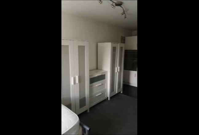 Video 1: Own kitchen area