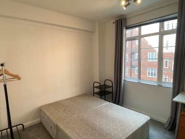 Secure 1 bed WHOLE flat with inclusive Heating, HW Main Photo