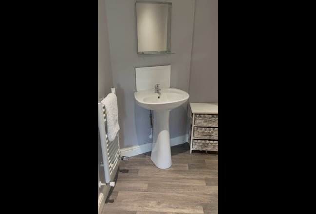 Bright Double room with en-suite in Drayton area Main Photo