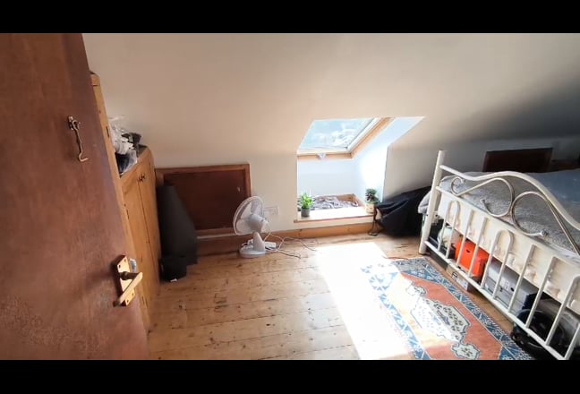 Huge Double Attic Room in Large House Main Photo