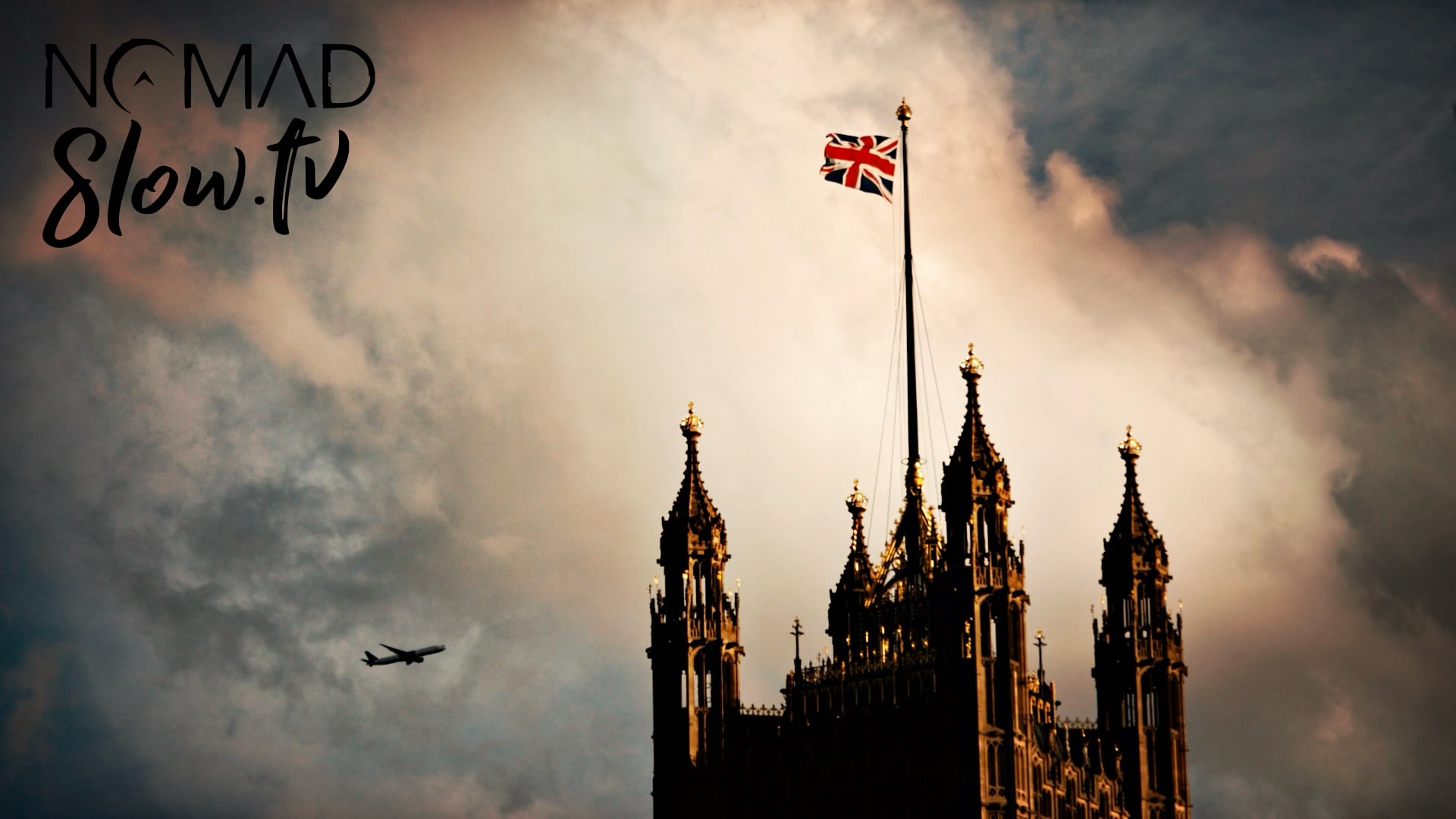 London Vibes Part 1/2 | Double Decker Journey with ANTENNAE | NOMADslow.tv