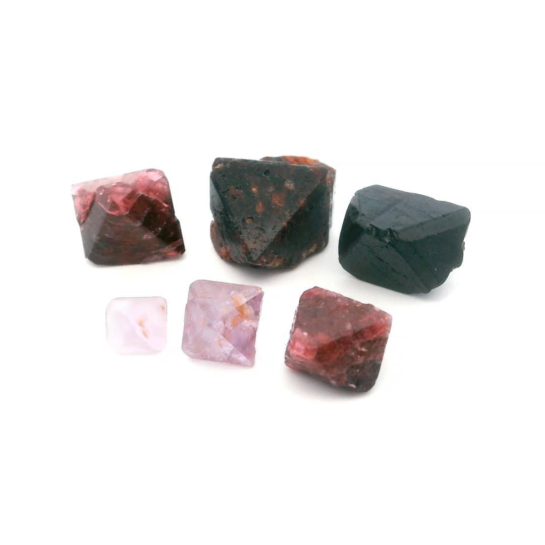 Spinel (6 crystal set) on Vimeo