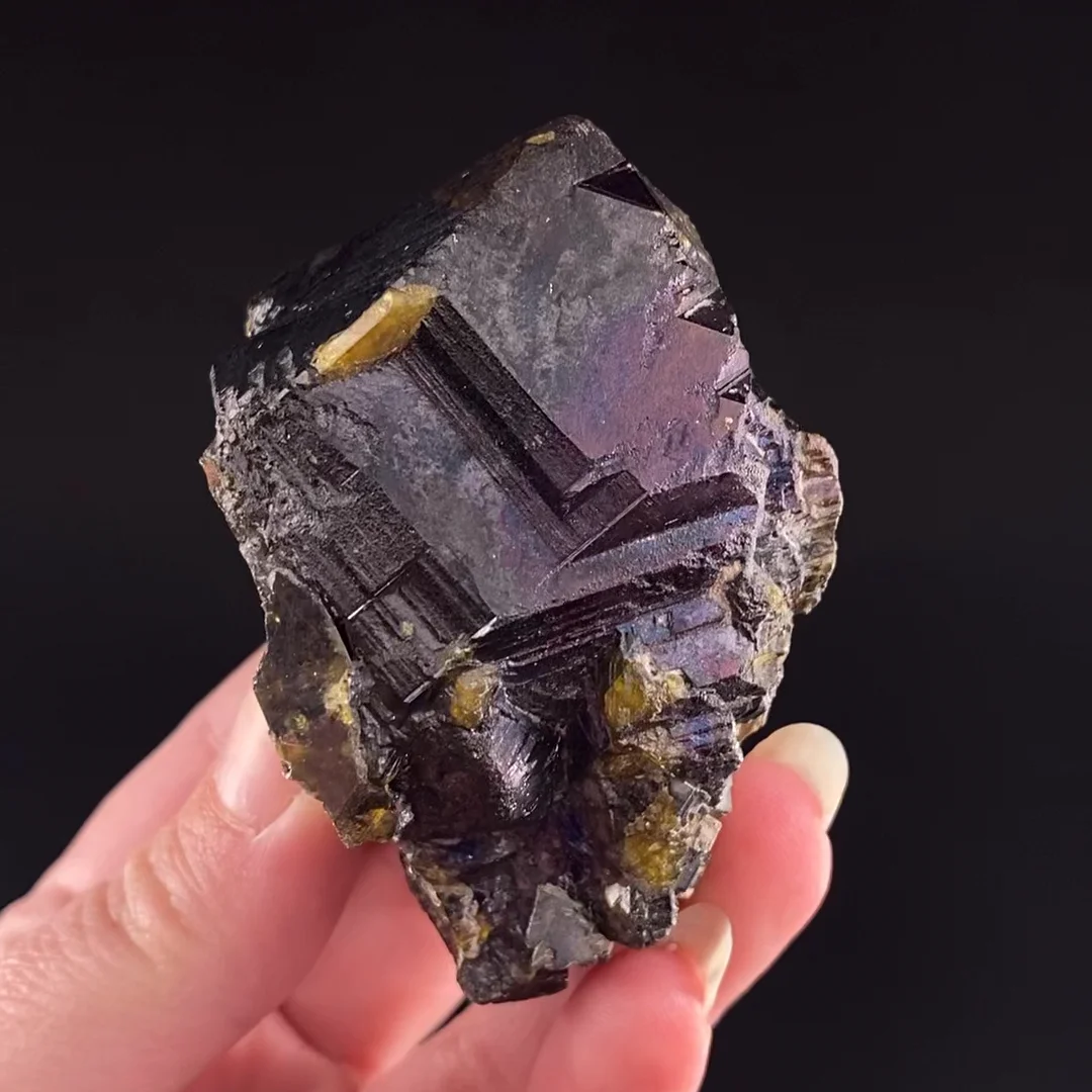 Sphalerite (large crystals) on Vimeo