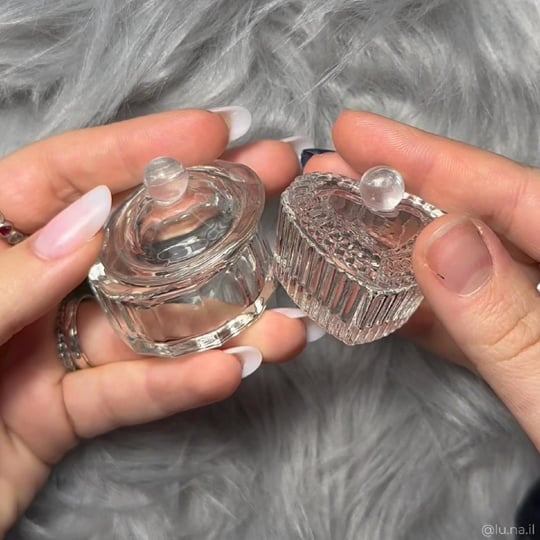 Video: Glass with heart glass cover for acrylic
