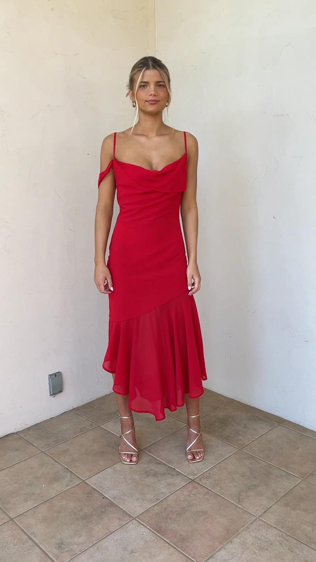 chiffon dress mid neck Ever-Pretty Sleeveless Halter Neck Chiffon Midi Summer Formal Wedding Guest Dress with A-Line