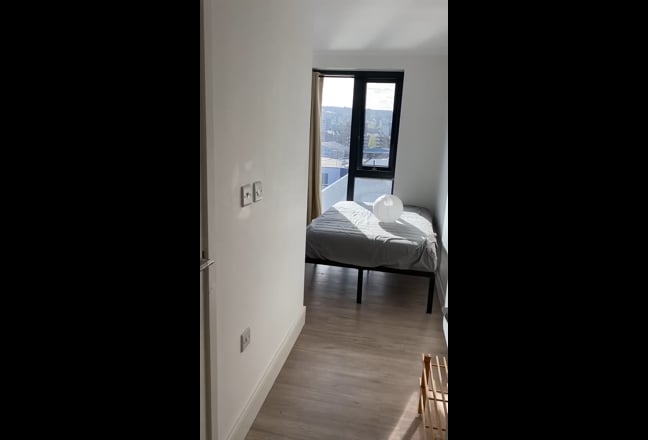 Video 1: Ensuite Room