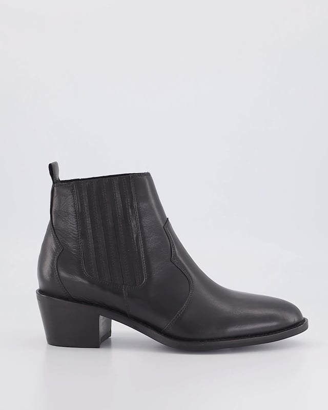 Buy BLOG Black Leather boots Online at Shoe Connection