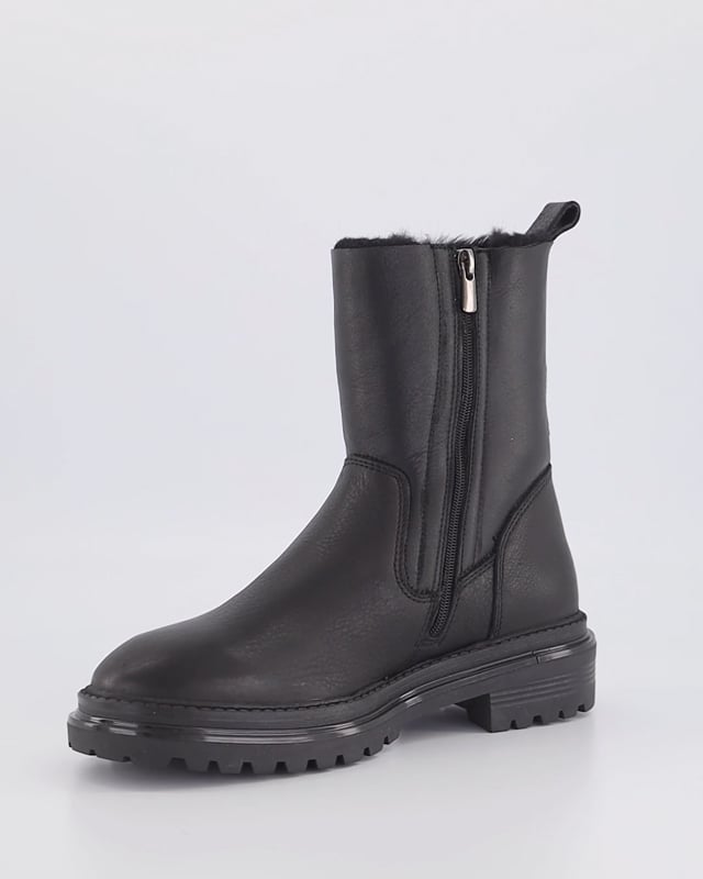 YOLA / Black