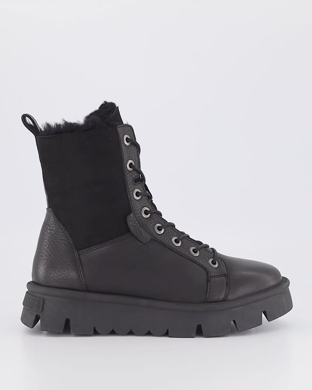YOLLY / Black