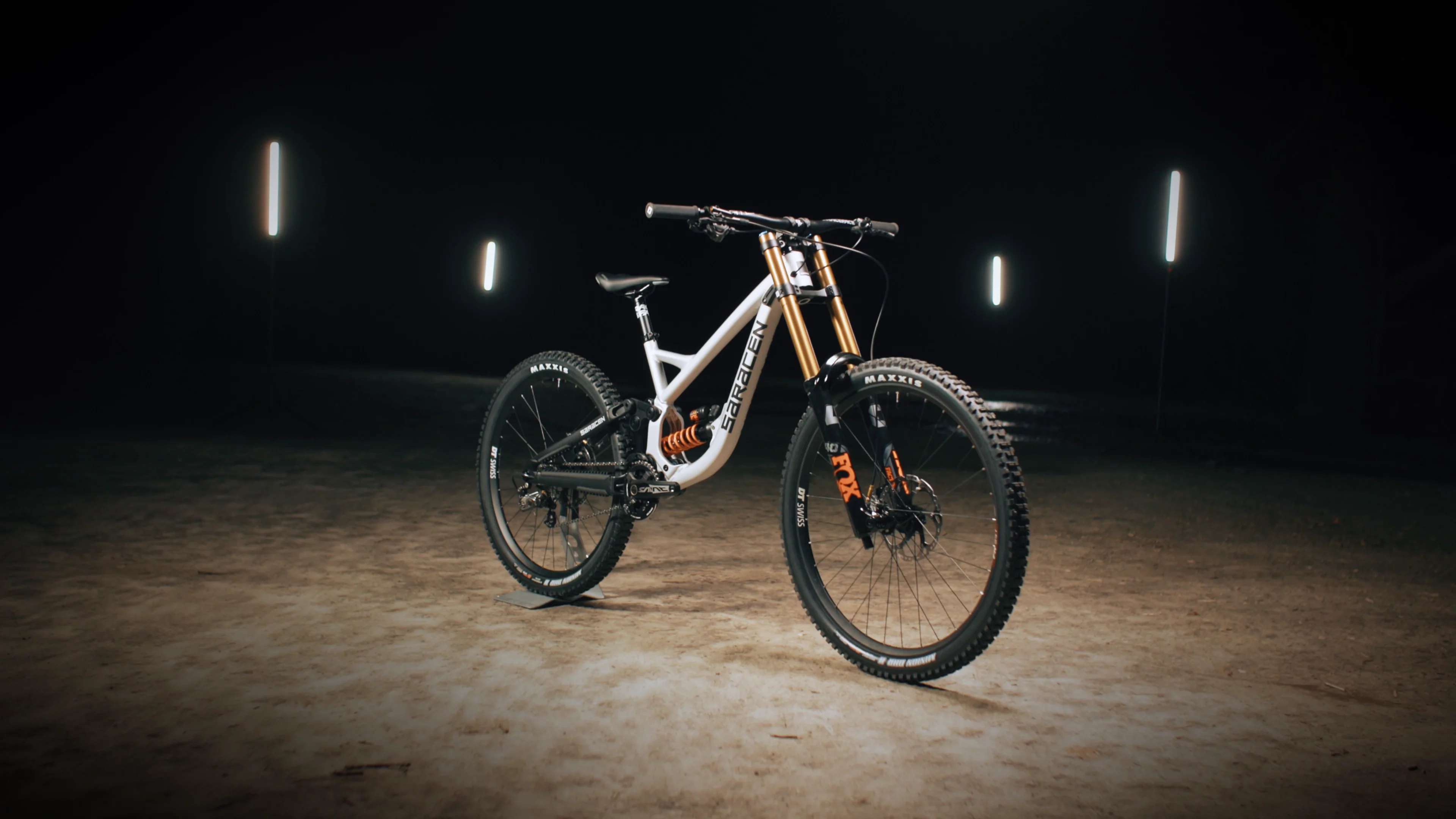 Downhill bike fox online
