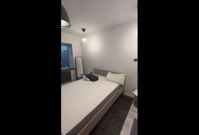 Looking for one person to share luxurious flat Main Photo