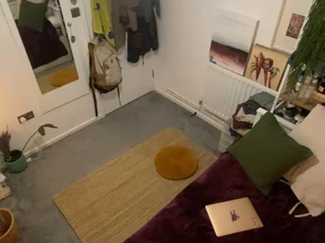 TWO available rooms in a creative, queer flat Main Photo