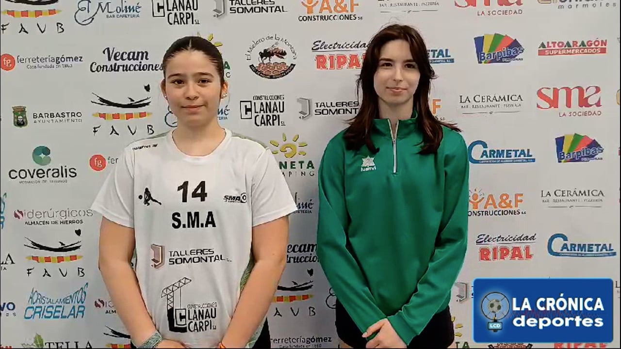 IRENE Y ALEJANDRA, FERNANDO Y TOÑO (Entrenadores y Jugadoras Equipo Voleibol Femenino SMA Barbastro) Derrota de la SMA contra el CV Zaragoza por 2-3