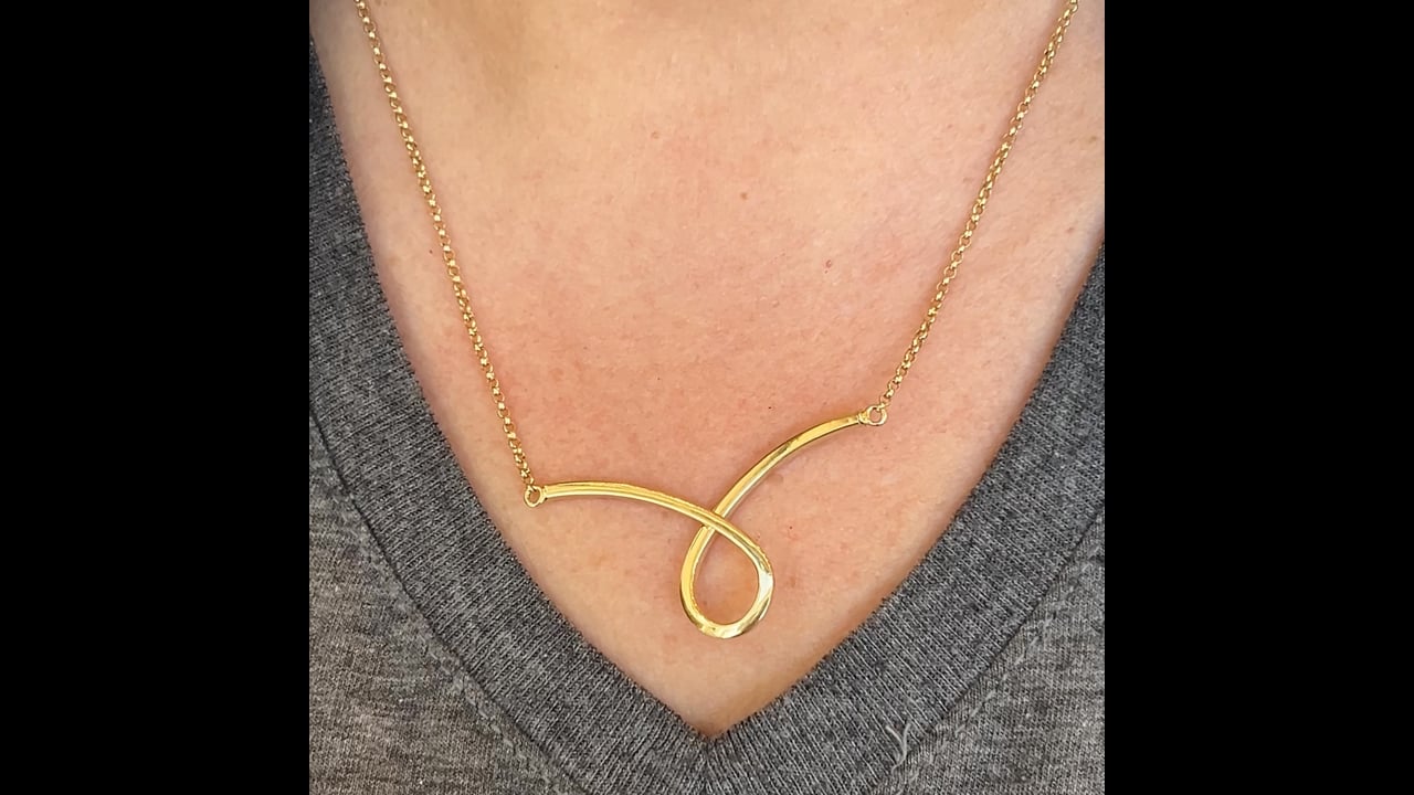Loop Pendant Necklace in 14k Yellow Gold – Filigree Jewelers