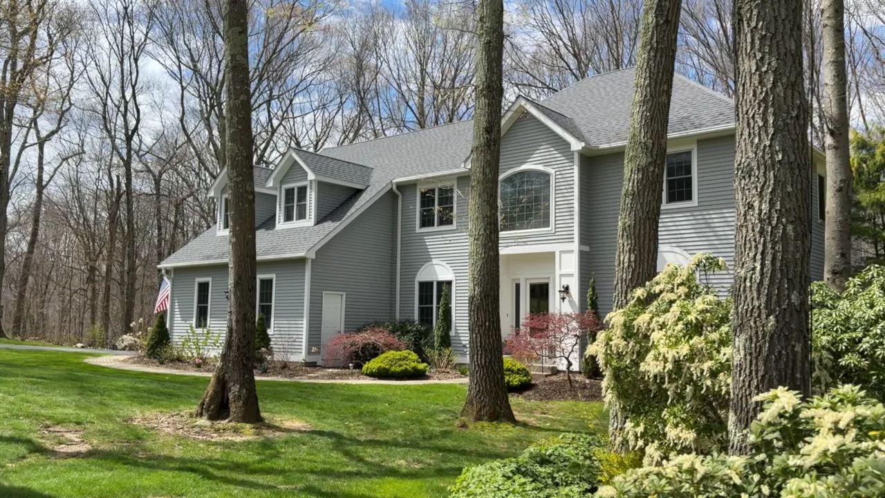 195 OLD FARMS RD on Vimeo