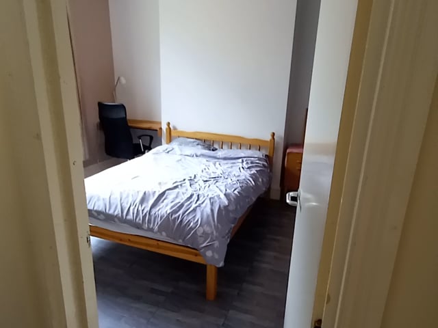 Double room available in large house in Sydenham Main Photo