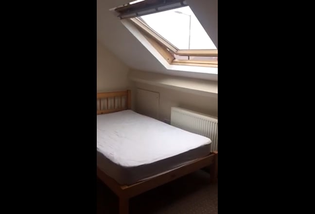 1 room in3 bedroom flat - Abbeydale Road near park Main Photo