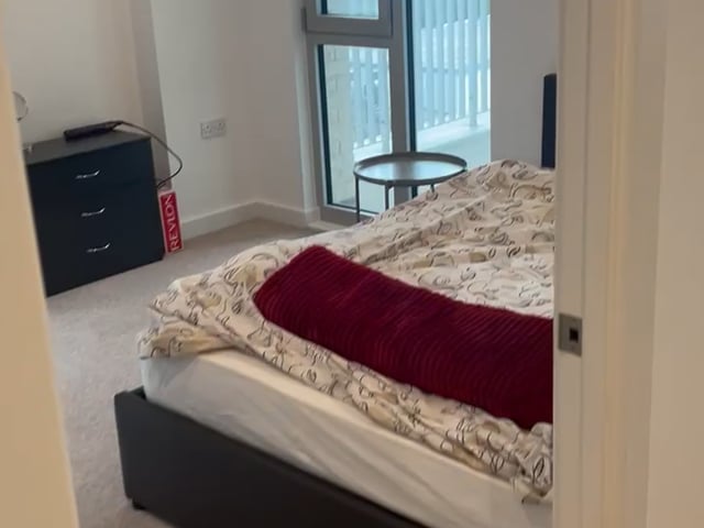 Spacious Double Room/BED & Lovely Location!!!  Main Photo