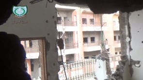 تجهيز مدفع هاون موجه لضرب أحد معاقل النظام في حي الرصافة من قبل جيش درع الشمال