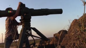 استهداف دبابة T72 بصاروخ تاو من قبل لواء عمود حوران في مدينة بصر الحرير في محافظة درعا