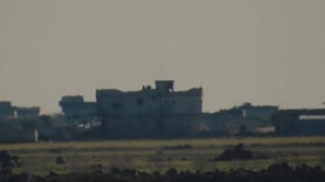 استهداف مواقع قوات الأسد بصاروخ كورنيت من قبل الجبهة الوطنية للتحرير في قرية أبو دفنة في محافظة إدلب