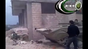 اغتنام دبابتين T62 وعربتي بي ام بي في معسكر وادي الضيف في محافظة إدلب