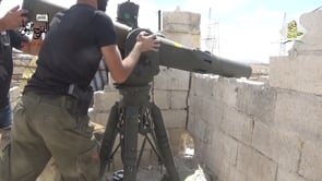 استهداف دبابة بصاروخ تاو من قبل الفوج الأول في حي الشيخ سعيد في مدينة حلب